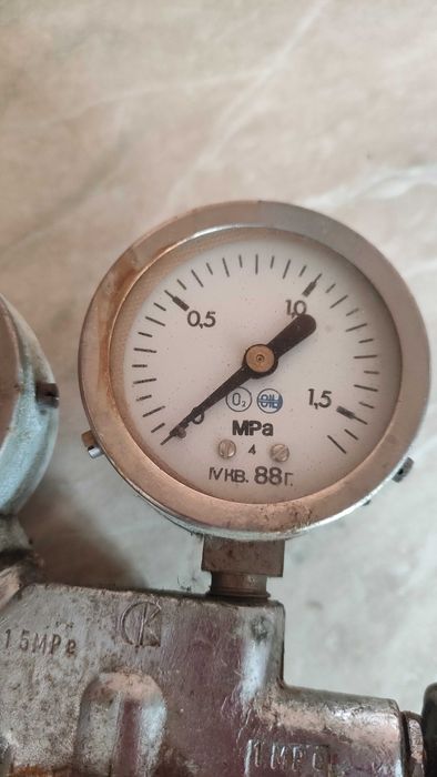 Редуцир вентил от старото родно производство