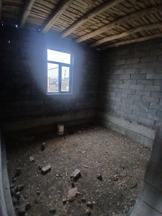 Уй сотилади Янгиер шахар б секторда