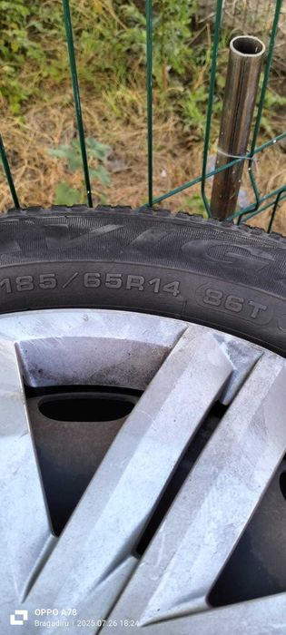 Vand 4 jante cu 8 cauciucuri Volkswagen R14 185/65 prezoane 5x100