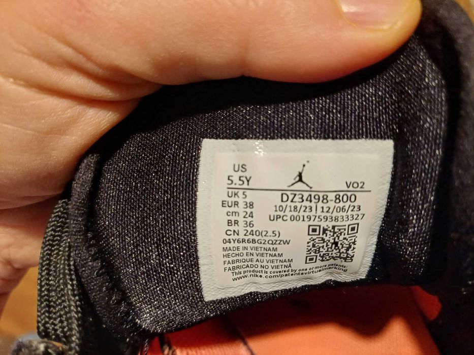 Маркови детски футболни и баскетболни обувки 38 номер