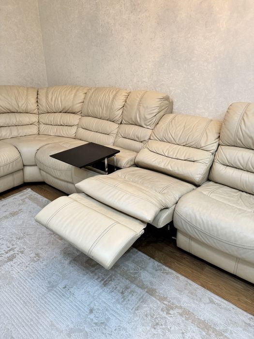 Продам кожанный диван