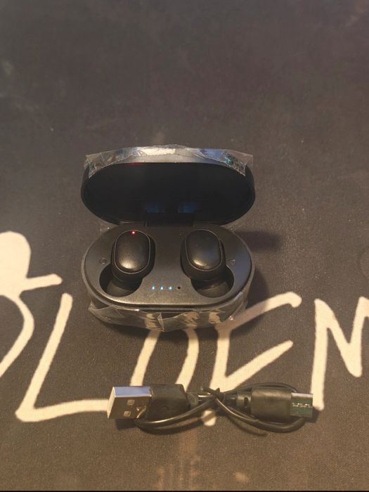 Earbuds bluetooth noi