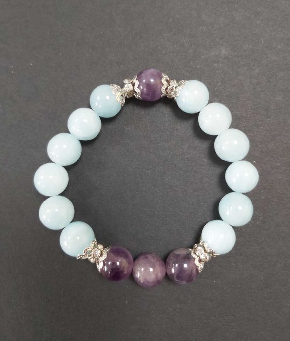 Гривни от естествени камъни