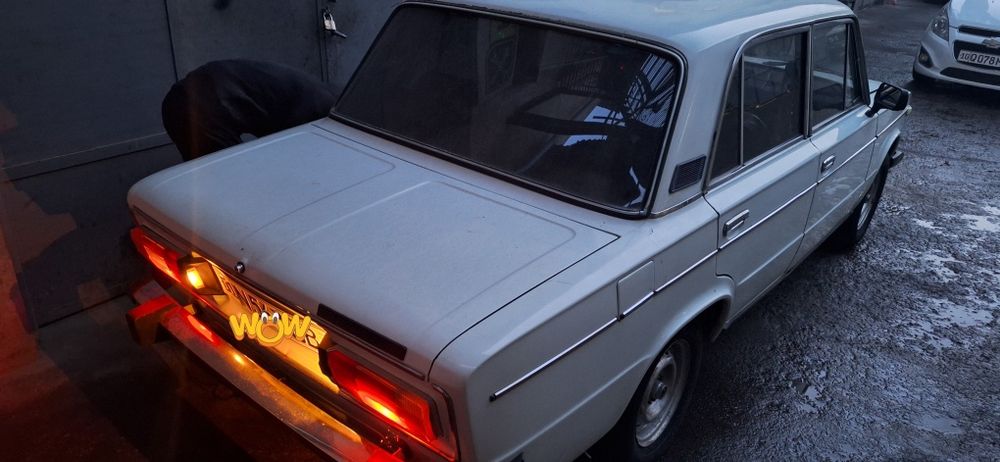 ВАЗ 2106  в идеале многие детали, обшивка салона ещё заводской