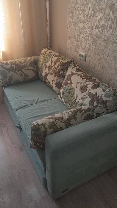 Продам диван Мягкофф