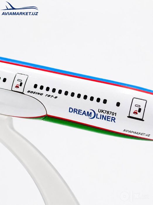 Самолет Boeing 787 Dream Liner Uzbekistan Airways ( отличный подарок)