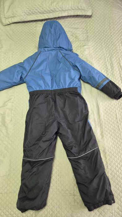 Продам комбинезон зимний на 6-8 лет