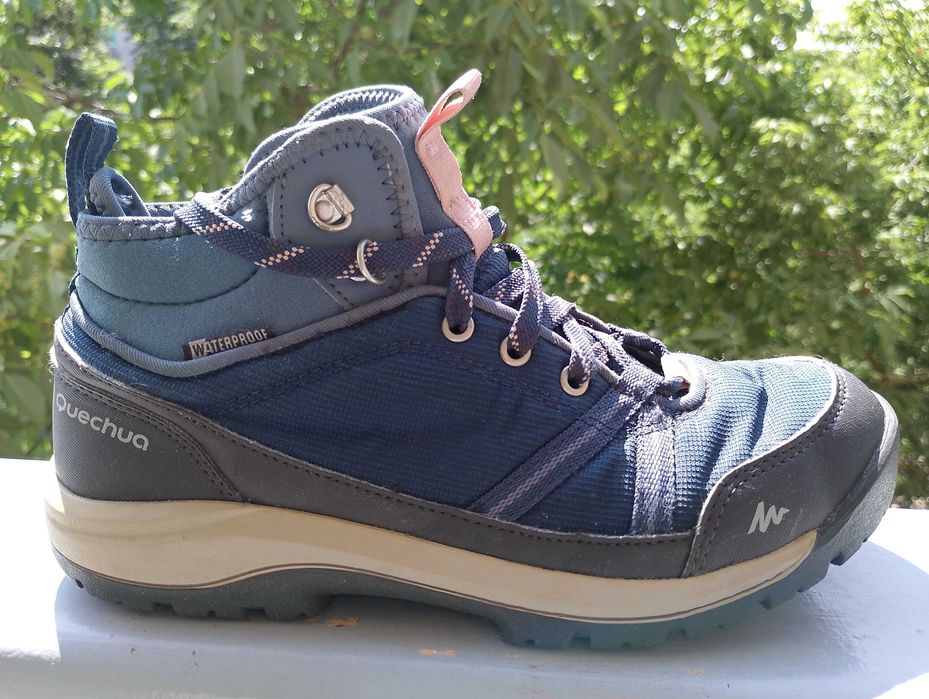 Дамски туристически обувки, 37 номер, в чудесно състояние - 35лв.