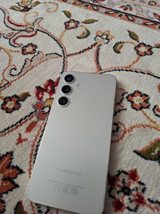 Самсунг с 24 Samsung s24