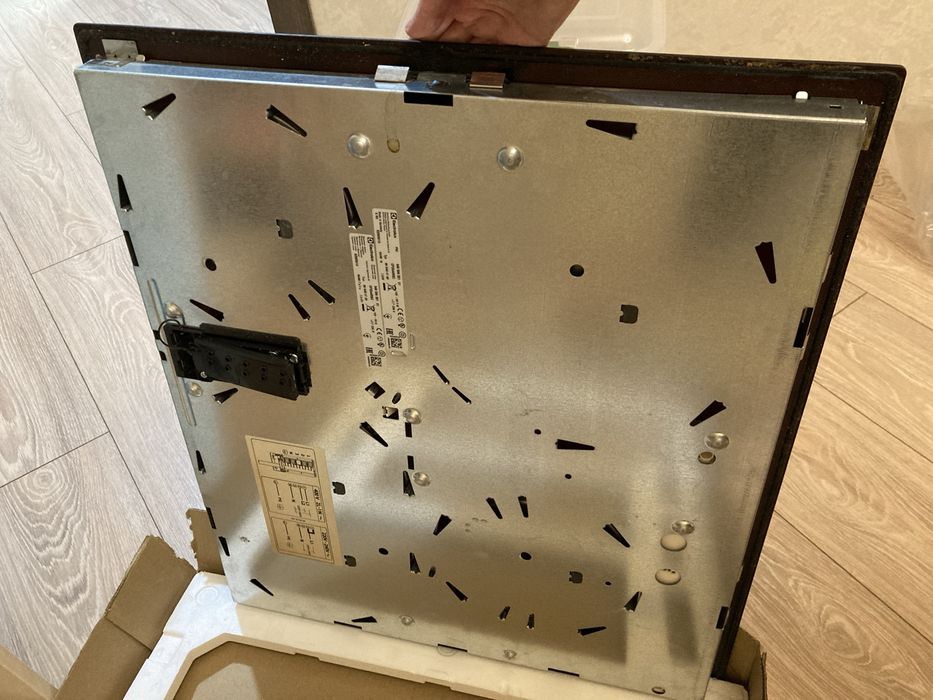 Электрическая плита Electrolux