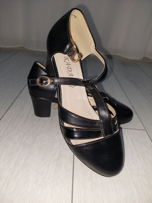 Sandale cu toc Negre NOI