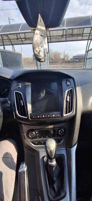 Vând Ford focus 2