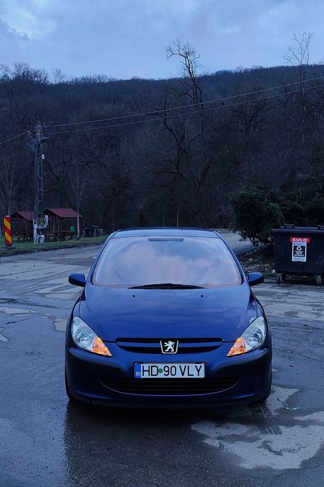 Vând Peugeot 307 Coupe