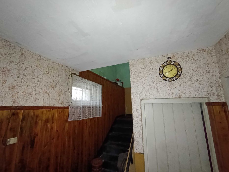 двуетажна къща с гараж