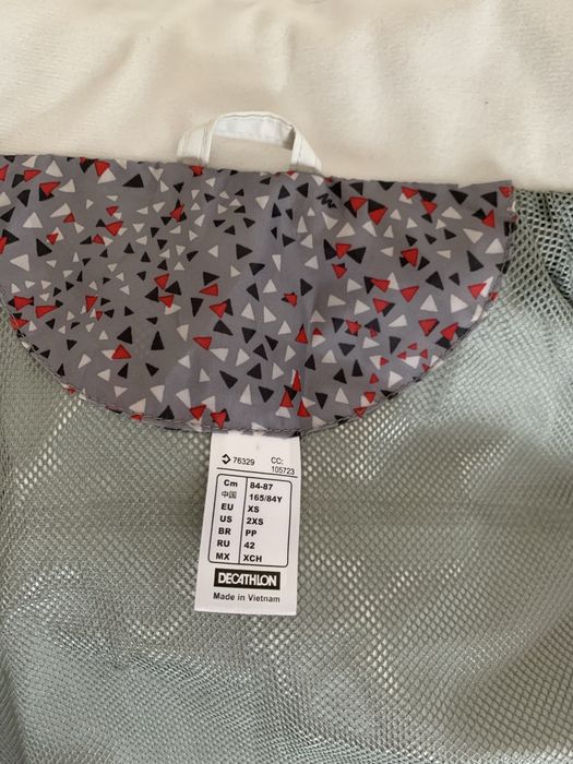 DECATLON -Quechua-непромокаемо дамско яке за планина