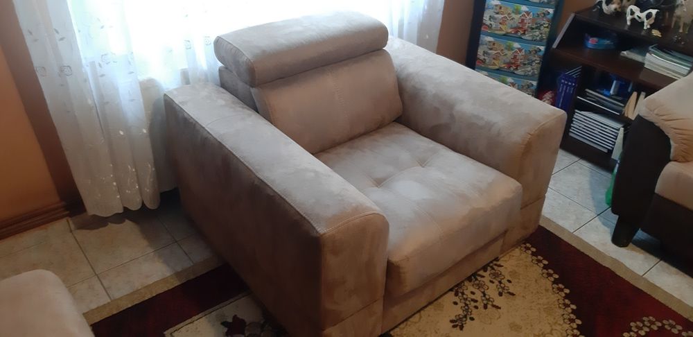 Футиол,голям и удобен