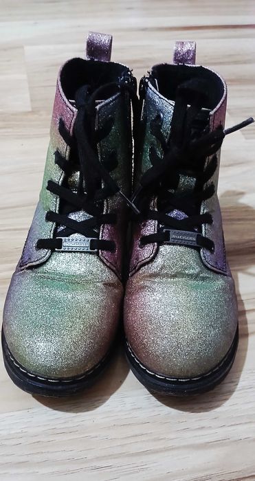 Ghete fete,cu sclipici,stare foarte buna,mar.33