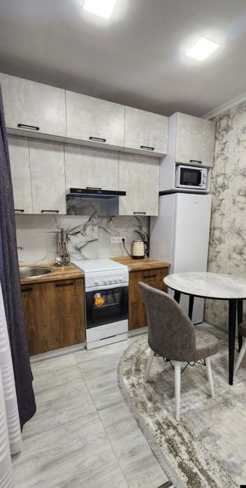 1/2/4 Буюк Ипак ийули,Буз Базар,Анор Банк,Галерейка, ремонт,с мебелью