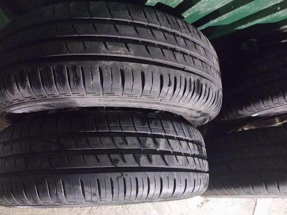 Продам диски с резиной комплект.