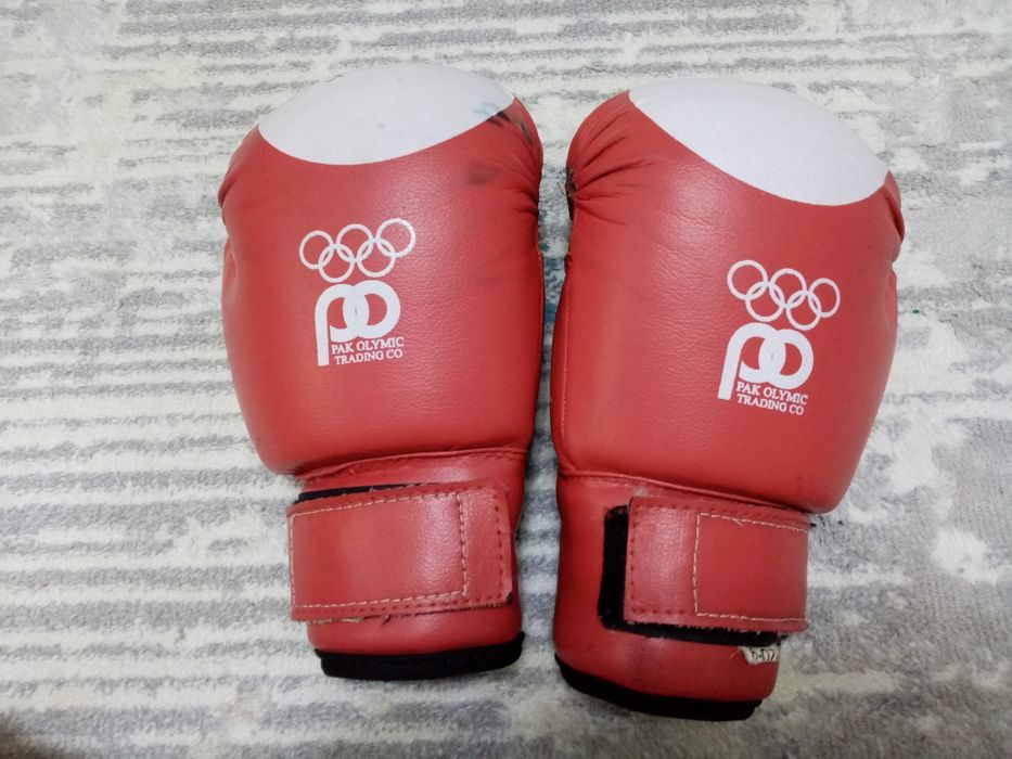 Боксёрские перчатки