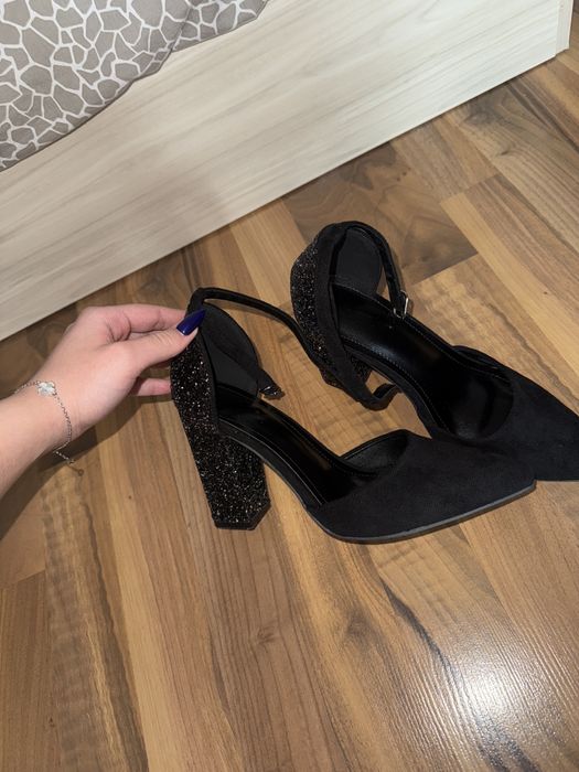 Черни обувки на ток – 37 размер