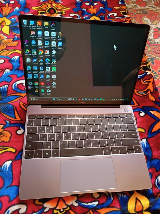 Huawei Matebook 13 Premium 270$ ga