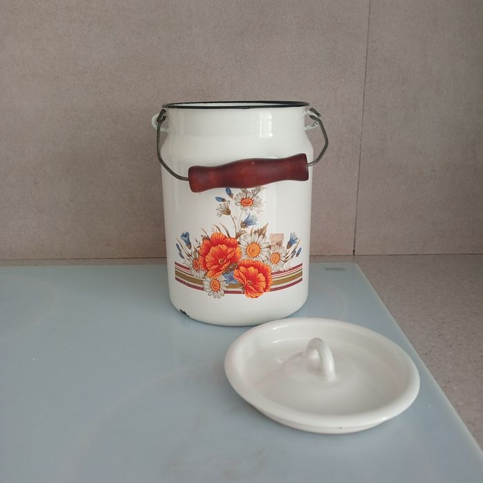 Продам советский бидон эмалированный