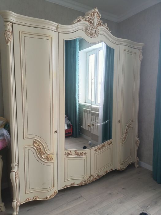 Продам спальный гарнитур