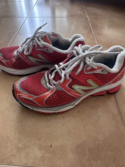 Продавам маркови маратонки, размер 37,5.