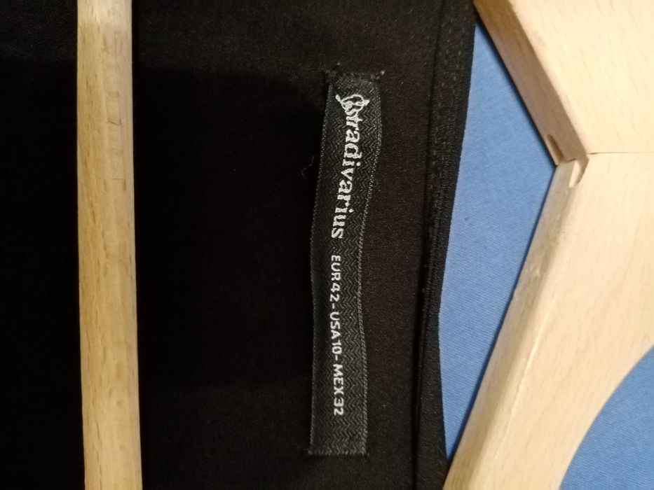 Продавам гащиризон и манто на  Stradivarius
