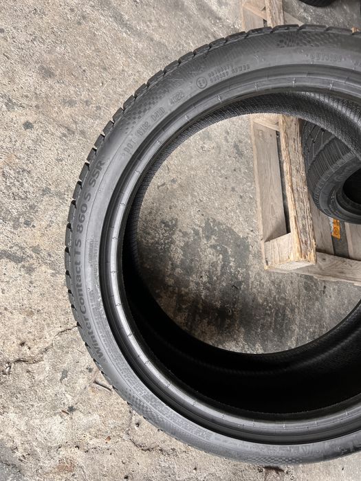 2 anvelope iarna ca NOI 255/35/19 , Continental RunFlat , DOT 4622