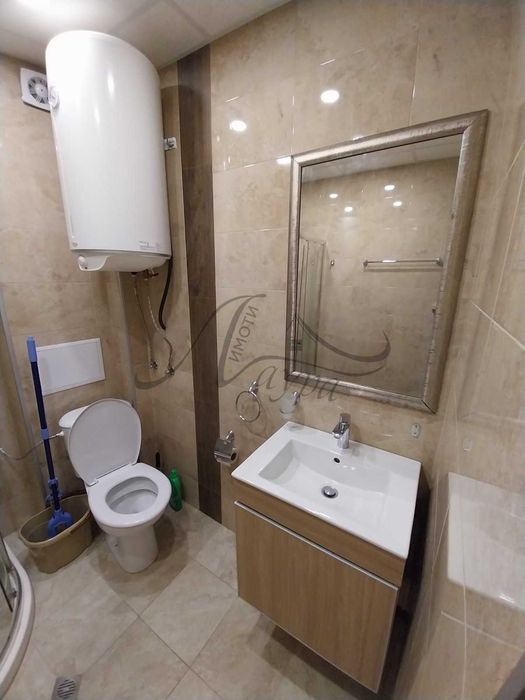 Дава се под наем Тристаен апартамент в Шумен, Пазара - 70 кв.м за 306 € - Снимка #2