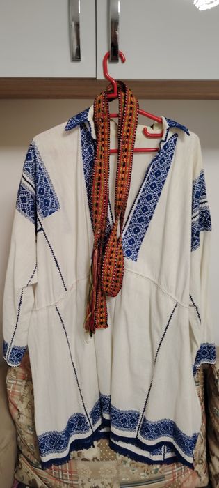 Ie ( cămașă ) barbateasca cusută manual