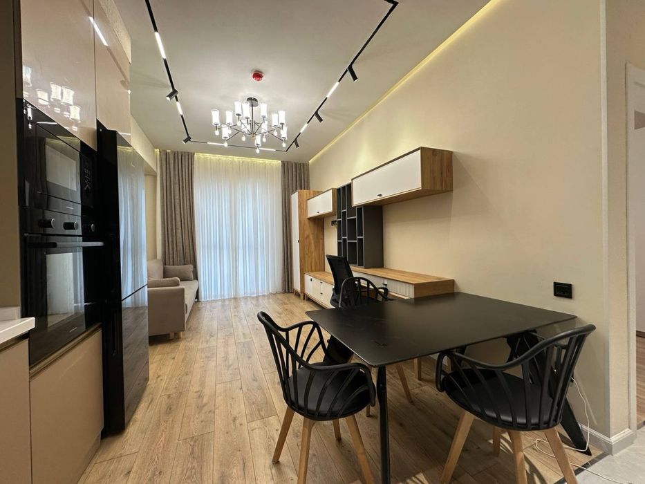Аренда 2 комн квартира, евроремонт, рядом метро, Akay City