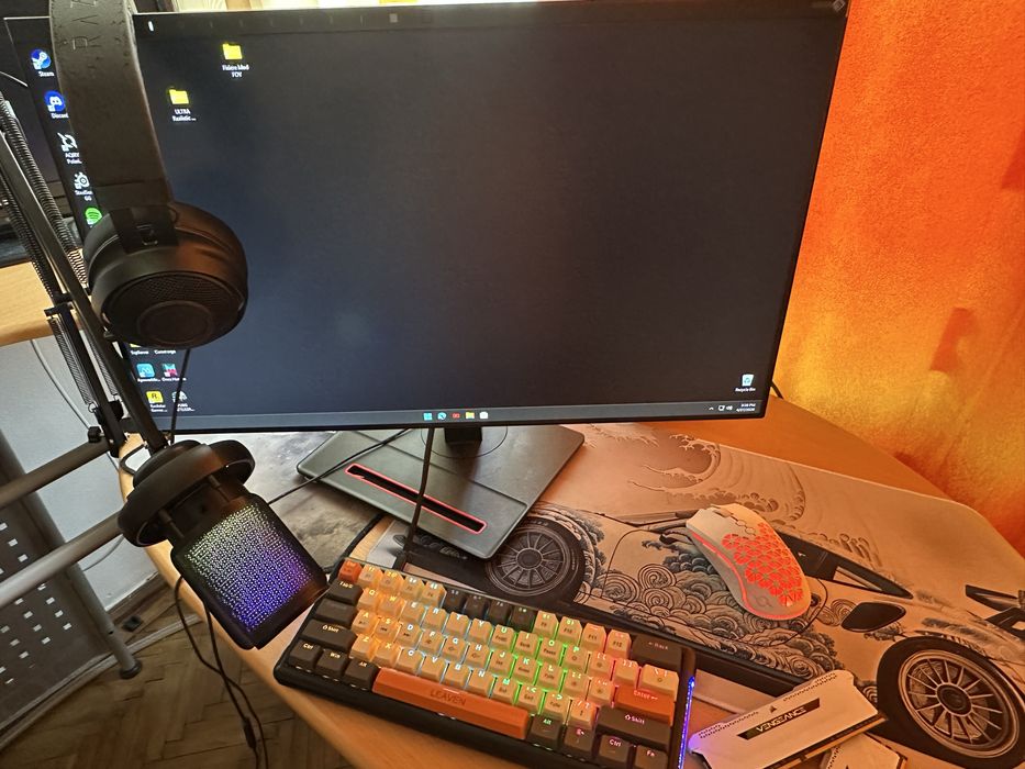 Vand unitate pc gaming + periferice