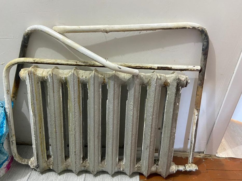 Продам чугунные батарея