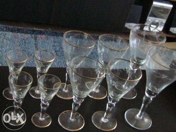 vand seturi pahare cristal produse de inalta calitate,pret set 100 lei