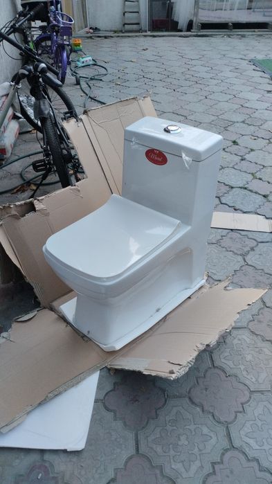Унитаз моноблок литой