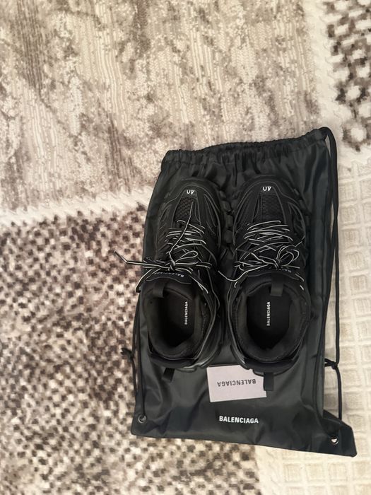 Balenciaga track 40