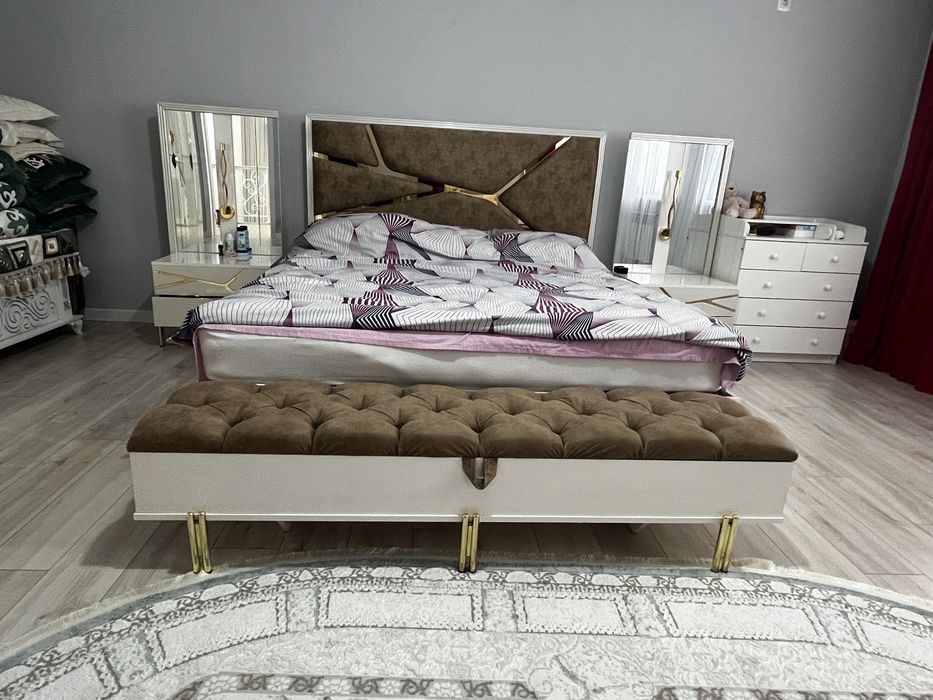 Спальный гарнитур