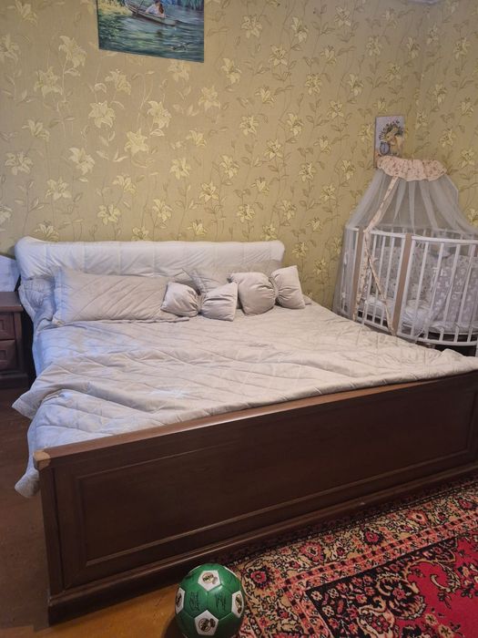 Продам спальный гарнитур