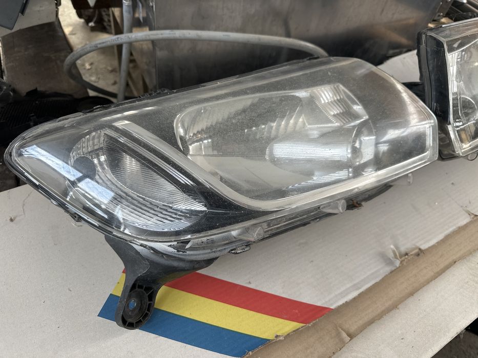 Far dreapta / stanga Dacia Logan 2