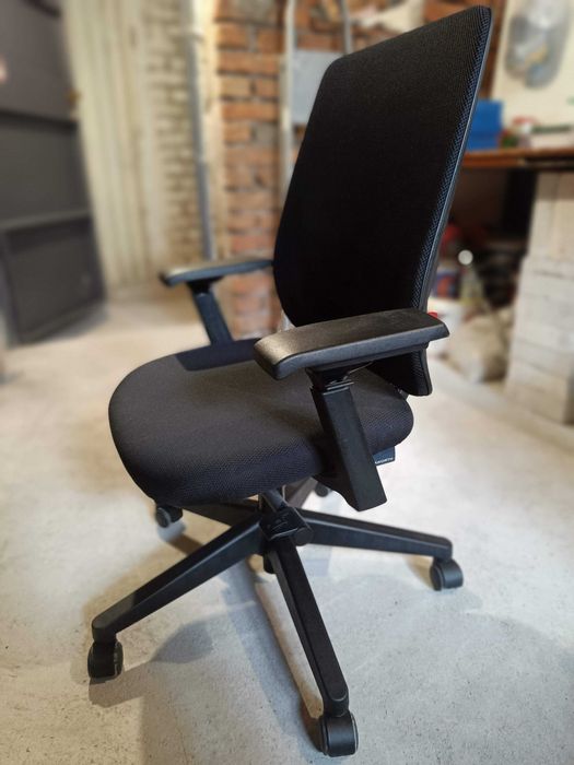 Професионален офис стол Haworth Lively Black