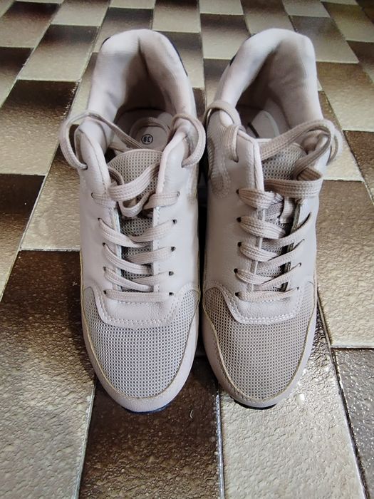 Маратонки  чисто нови дамски