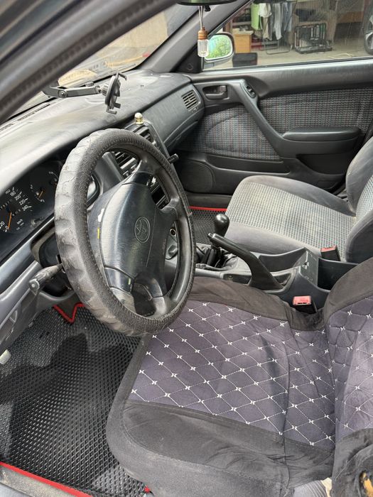 Toyota  Carina E