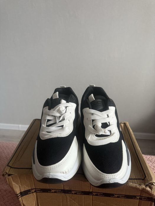 Летние кроссовки