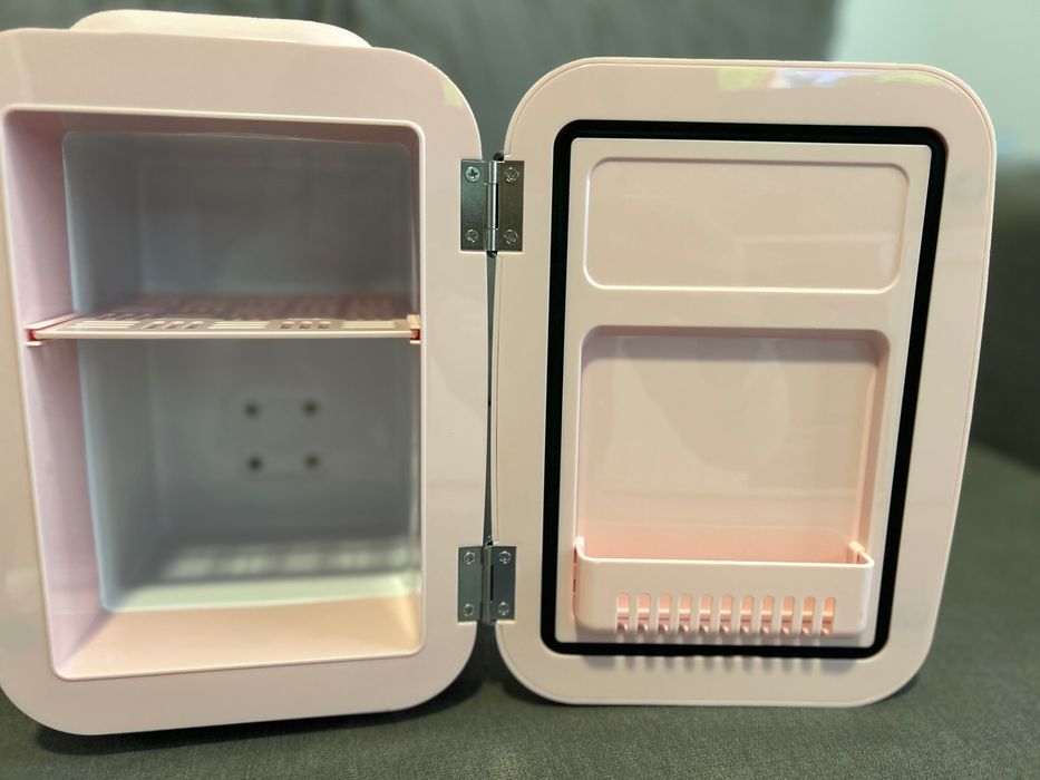 Mini frigider coametice Meloni