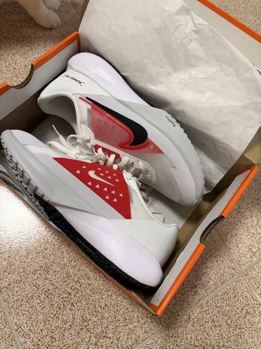 Оригинални маратонки Nike sonic fly