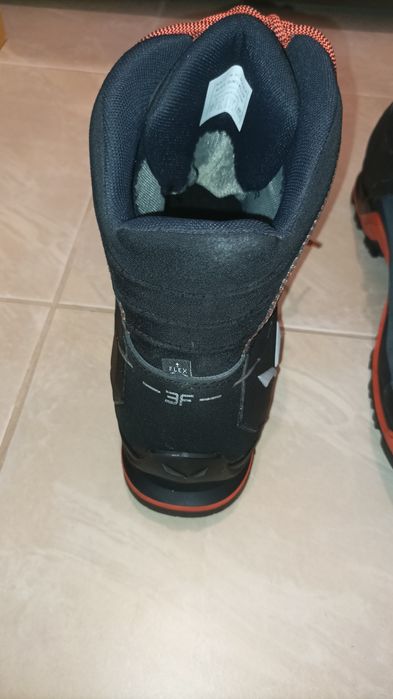 Туристически обувки