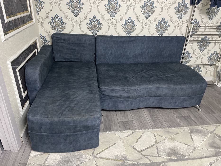 Диван в хорошем состоянии.